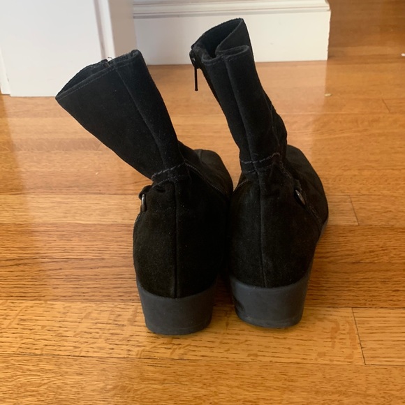 La Canadienne suede boots - Picture 4 of 7